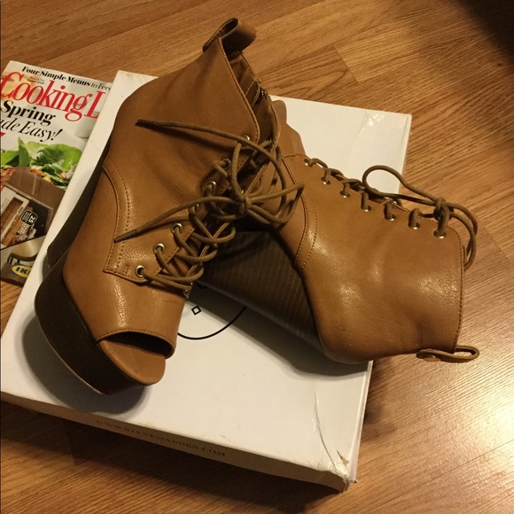 Steve Madden Booties - Picture 4 of 7